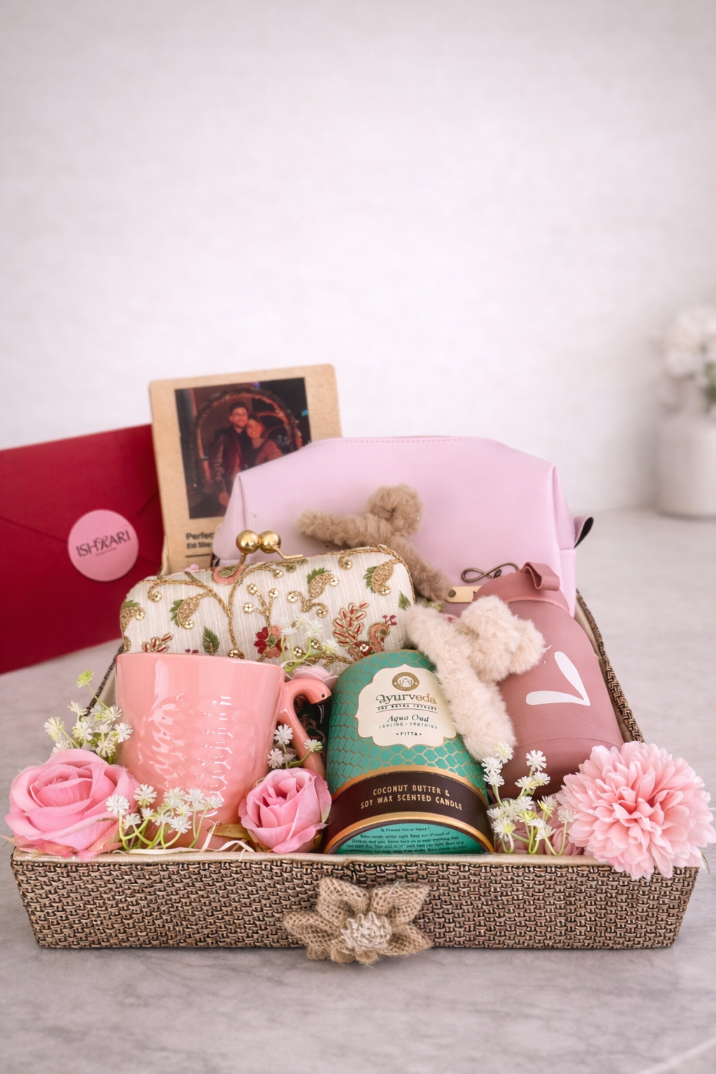 Ishraari gifting
